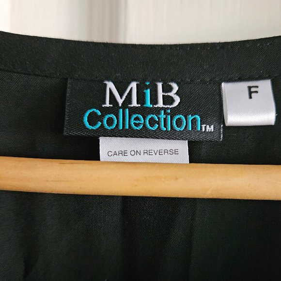 MiB Collection Black Top - Picture 3 of 3